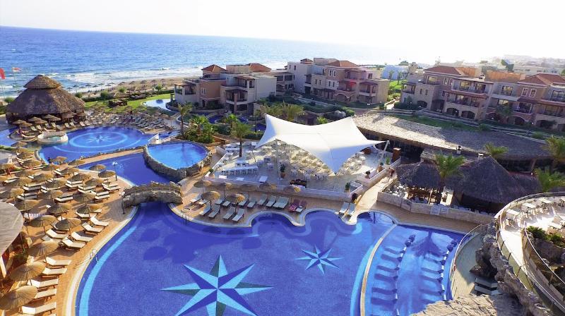 Atlantica Caldera Palace 헐소니소스 외부 사진